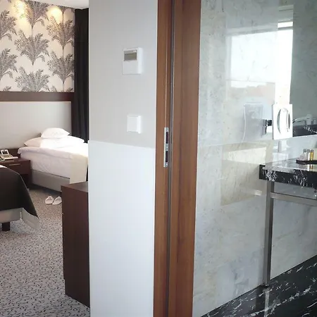 Hotel Zamek Centrum 4*